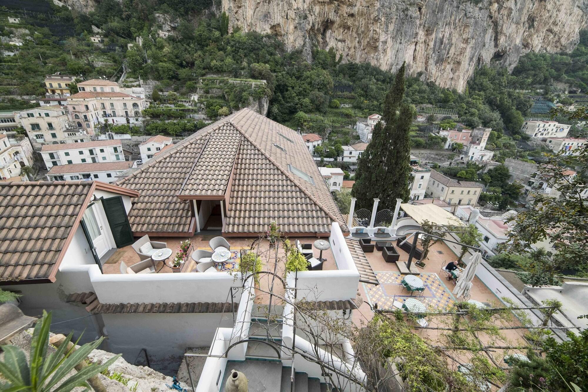 Hotel Villa Annalara Charme And Relax Amalfi Eksteriør billede