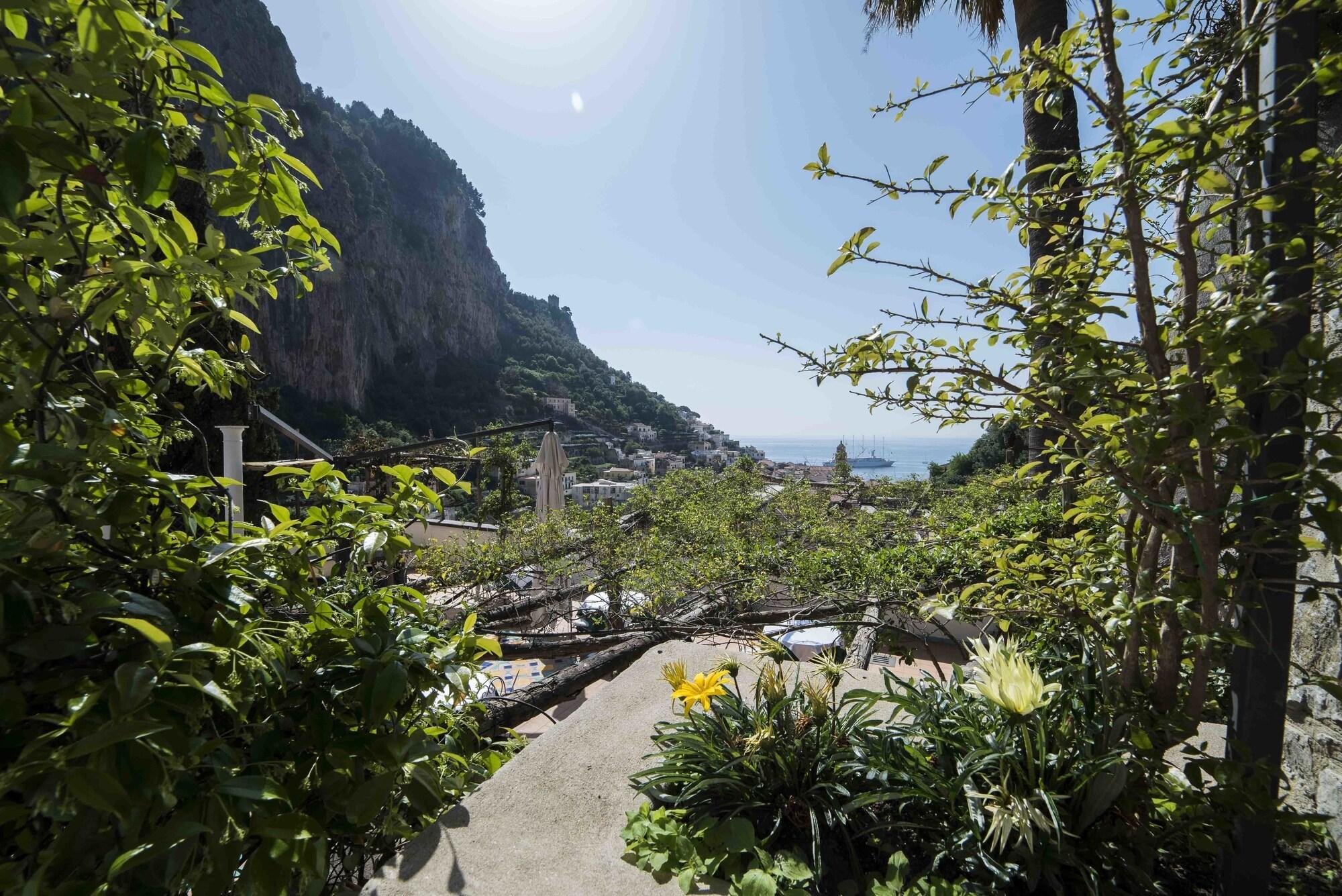 Hotel Villa Annalara Charme And Relax Amalfi Eksteriør billede